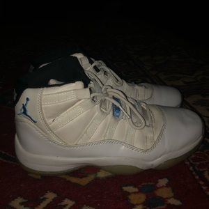 Jordan 11 legend blues